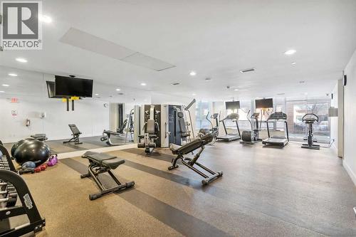 638 14 Avenue Sw, Calgary, AB - Indoor Photo Showing Gym Room