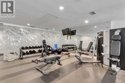 638 14 Avenue Sw, Calgary, AB - Indoor Photo Showing Gym Room