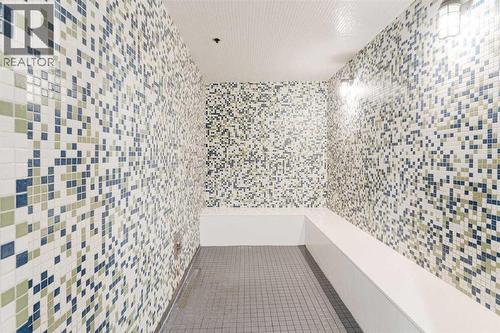 638 14 Avenue Sw, Calgary, AB - Indoor