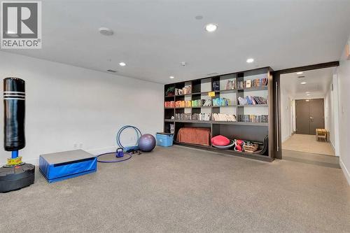 638 14 Avenue Sw, Calgary, AB - Indoor Photo Showing Other Room