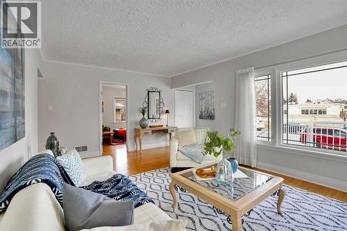 1317 9 Street Nw, Calgary, AB - Indoor Photo Showing Living Room