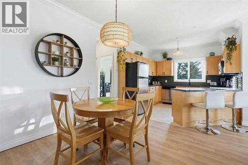 203, 11170 30 Street Sw, Calgary, AB - Indoor Photo Showing Dining Room