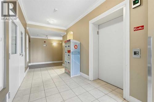 203, 11170 30 Street Sw, Calgary, AB - Indoor Photo Showing Other Room