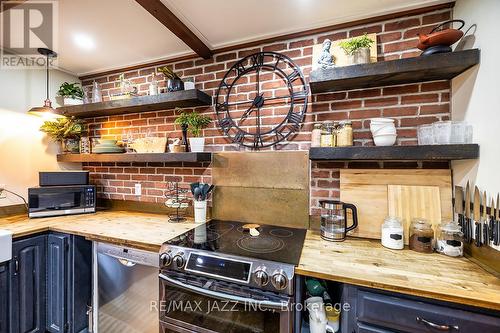 2929 Cornish Hollow Road, Hamilton Township, ON - Indoor Photo Showing Kitchen