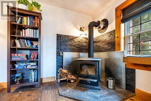 2929 Cornish Hollow Road, Hamilton Township, ON - Indoor With Fireplace