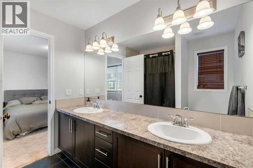 136 Viewpointe Terrace, Chestermere, AB - Indoor Photo Showing Bathroom