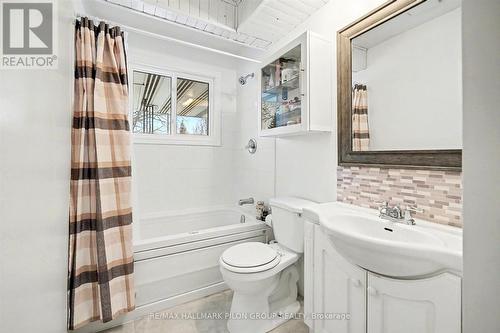 2089 Bangor Street, Ottawa, ON - Indoor Photo Showing Bathroom
