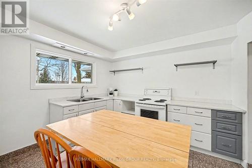 2089 Bangor Street, Ottawa, ON - Indoor Photo Showing Kitchen With Double Sink