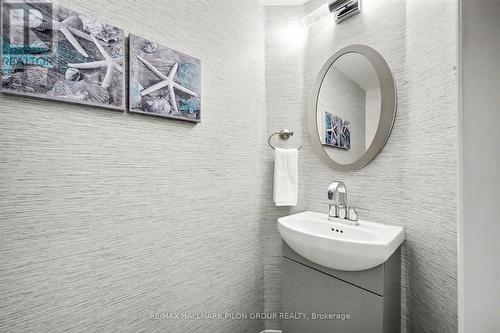 2112 Sandy Oaks Drive, Ottawa, ON - Indoor Photo Showing Bathroom