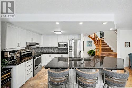 2112 Sandy Oaks Drive, Ottawa, ON - Indoor Photo Showing Kitchen With Stainless Steel Kitchen With Upgraded Kitchen