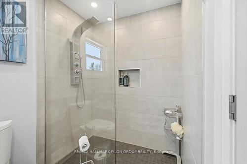 962 Weston Drive, Ottawa, ON - Indoor Photo Showing Bathroom