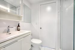 Ensuite bathroom - 