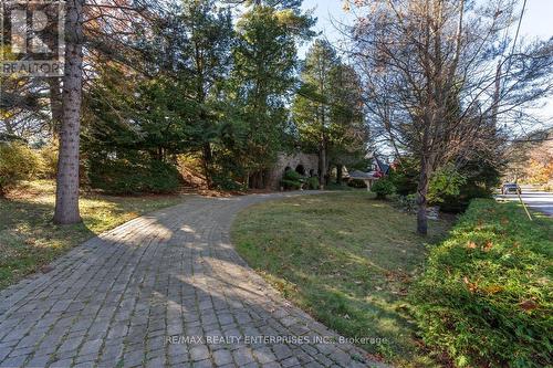 1520 Pinetree Crescent, Mississauga, ON - Outdoor