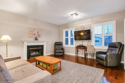 68 Grandlea Crescent, Markham, ON - Indoor Photo Showing Living Room With Fireplace