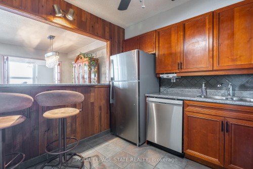 1218-500 Green Road, Hamilton, ON - Indoor Photo Showing Kitchen With Double Sink