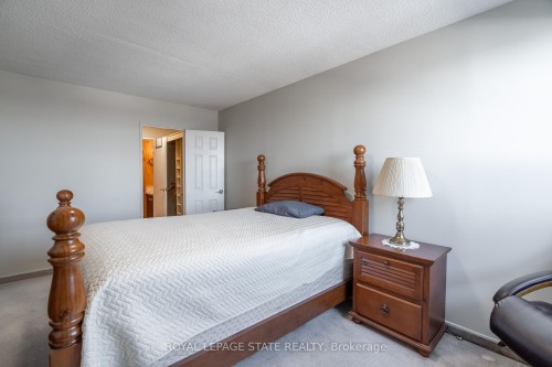 1218-500 Green Road, Hamilton, ON - Indoor Photo Showing Bedroom