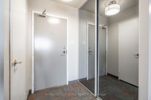 1218-500 Green Road, Hamilton, ON - Indoor Photo Showing Other Room