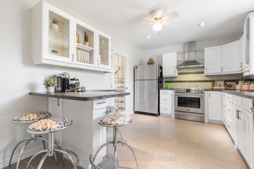 1469 Hillgrove Road, Mississauga, ON - Indoor Photo Showing Kitchen With Stainless Steel Kitchen