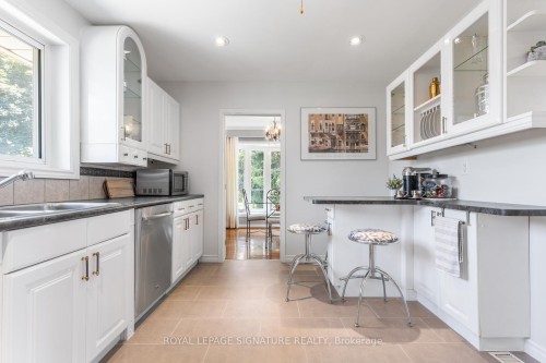 1469 Hillgrove Road, Mississauga, ON - Indoor Photo Showing Kitchen With Double Sink