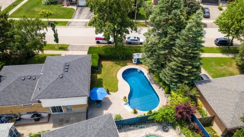 1469 Hillgrove Road, Mississauga, ON - Outdoor With In Ground Pool
