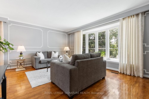 1469 Hillgrove Road, Mississauga, ON - Indoor Photo Showing Living Room