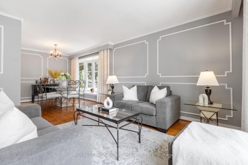 1469 Hillgrove Road, Mississauga, ON - Indoor Photo Showing Living Room