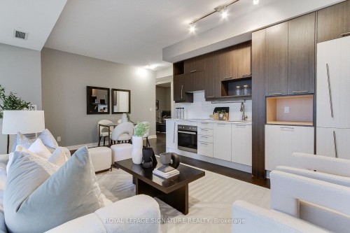 618-199 Richmond Street W, Toronto, ON - Indoor