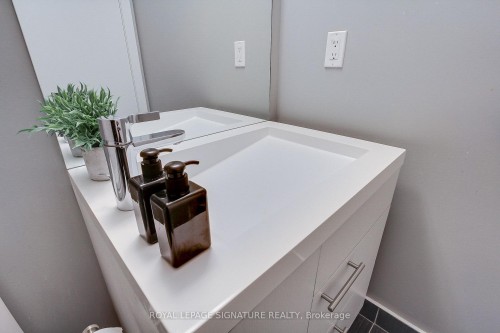 618-199 Richmond Street W, Toronto, ON - Indoor