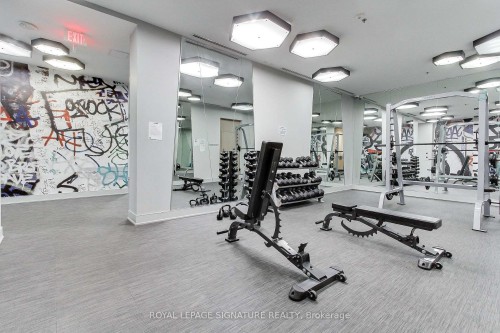 618-199 Richmond Street W, Toronto, ON - Indoor Photo Showing Gym Room