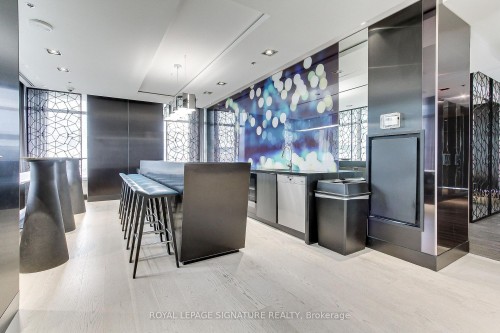 618-199 Richmond Street W, Toronto, ON - Indoor