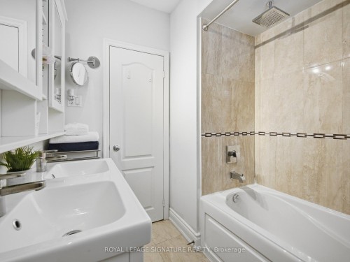 205 Prince Edward Drive S, Toronto, ON - Indoor Photo Showing Bathroom