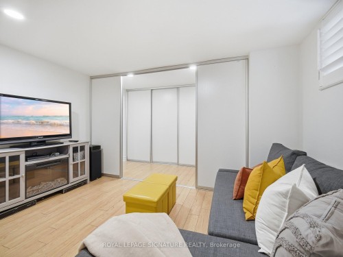 205 Prince Edward Drive S, Toronto, ON - Indoor