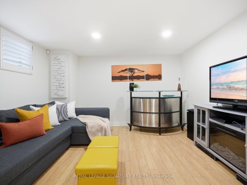 205 Prince Edward Drive S, Toronto, ON - Indoor