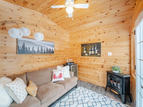 205 Prince Edward Drive S, Toronto, ON - Indoor