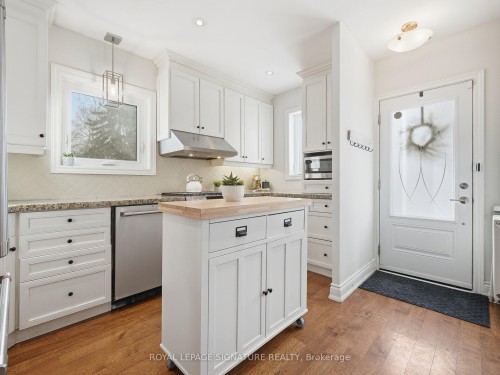 205 Prince Edward Drive S, Toronto, ON - Indoor Photo Showing Kitchen