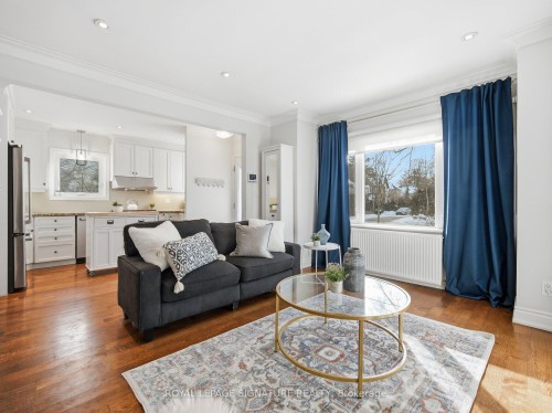 205 Prince Edward Drive S, Toronto, ON - Indoor Photo Showing Living Room