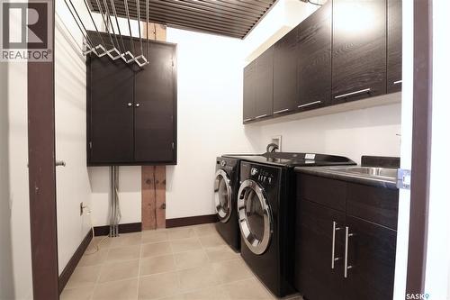 302 1275 Broad Street, Regina, SK - Indoor Photo Showing Laundry Room