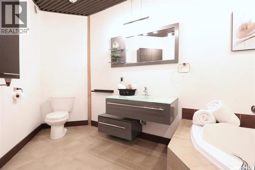 302 1275 Broad Street, Regina, SK - Indoor Photo Showing Bathroom
