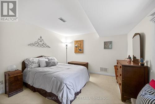 66 Aylmer Avenue, Ottawa, ON - Indoor Photo Showing Bedroom