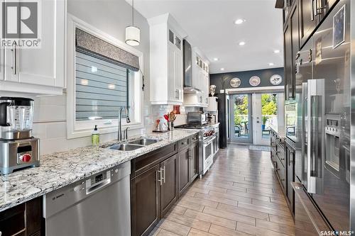 210 Clubhouse Boulevard, Warman, SK - Indoor Photo Showing Kitchen With Double Sink With Upgraded Kitchen