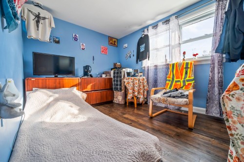 6 Sullivan Drive, New Tecumseth, ON - Indoor Photo Showing Bedroom