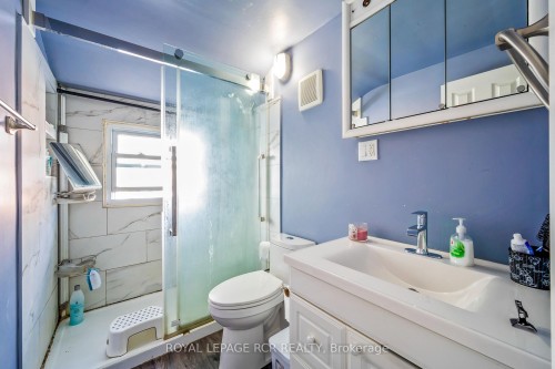6 Sullivan Drive, New Tecumseth, ON - Indoor Photo Showing Bathroom