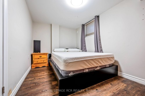 6 Sullivan Drive, New Tecumseth, ON - Indoor Photo Showing Bedroom