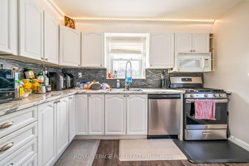 6 Sullivan Drive, New Tecumseth, ON - Indoor Photo Showing Kitchen