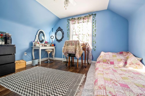 6 Sullivan Drive, New Tecumseth, ON - Indoor Photo Showing Bedroom