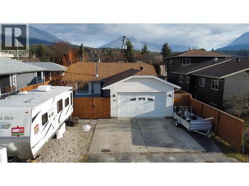 203 7th Avenue  Nakusp, BC V0G 1R0