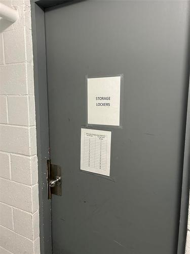 18 550 Corydon Avenue, Winnipeg, MB - Indoor