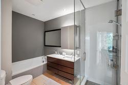 Salle de bains attenante à la CCP - 