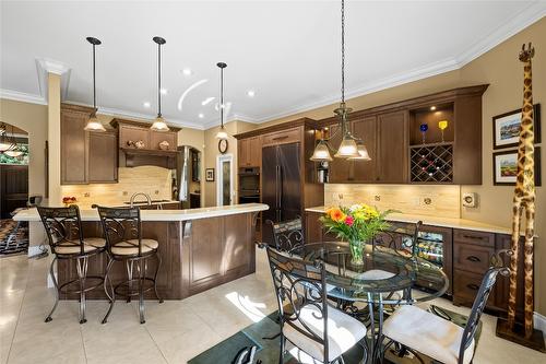 3992 Gallaghers Parkway, Kelowna, BC - Indoor Photo Showing Other Room