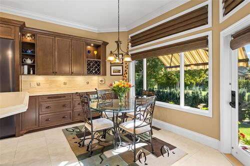 3992 Gallaghers Parkway, Kelowna, BC - Indoor Photo Showing Other Room